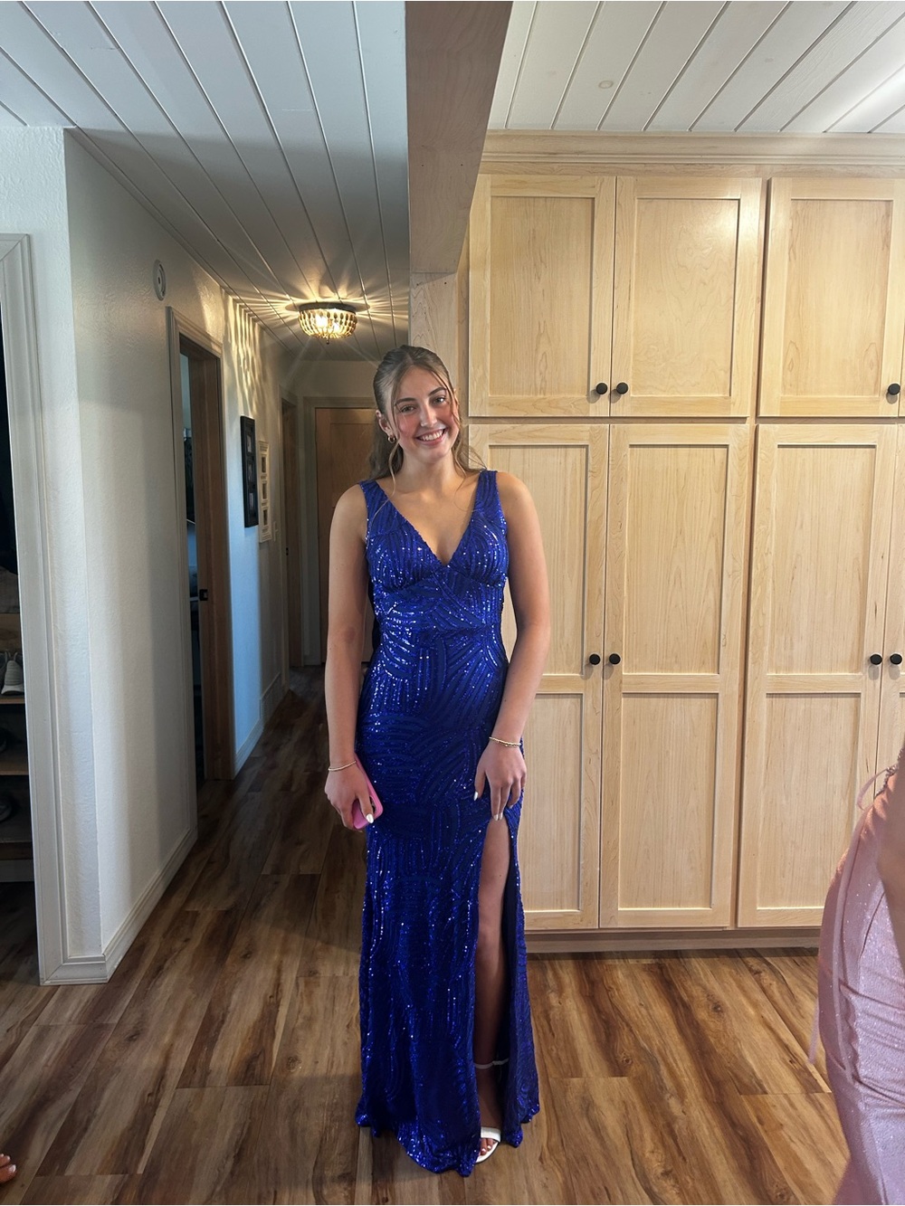 Elegant Royal Blue Sequin V-Neck Evening Gown
